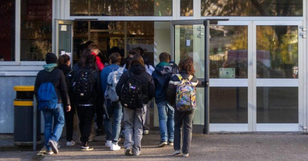 Petizione al Parlamento Ue dei docenti precari “a vita”: “L’Italia non previene gli abusi”