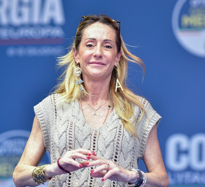 Arianna Meloni: “Su di me raccontano la qualunque… Dicono di De Martino? Io un altro po’ non sapevo manco chi fosse. Poi ho collegato che era l’ex marito di Belen…”