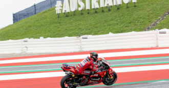 Copertina di MotoGp Austria, doppietta Bagnaia: dopo la sprint trionfo pure nella gara della domenica. Secondo Martin davanti a Bastianini