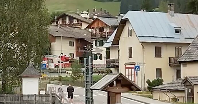 San Candido, barricato in casa dopo aver ucciso il padre e una vicina: si spara durante l’irruzione dei carabinieri