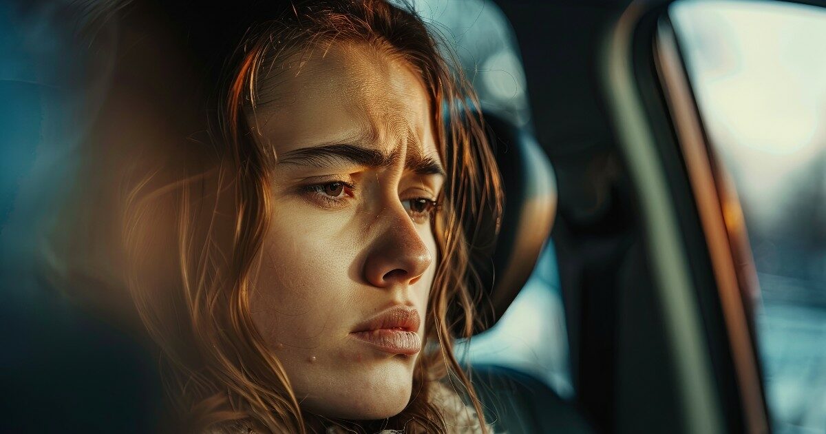 “Le mie amiche sono state un incubo in vacanza. Si sono ubriacate e hanno fatto se*so con sconosciuti. Vogliono ripetere l’esperienza, ma io sono imbarazzata”: il dilemma di una ragazza