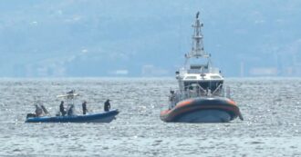 Copertina di Barca a vela affondata al largo di Santa Flavia (Palermo). Guardia costiera al lavoro per la ricerca dei dispersi