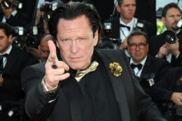 Copertina di Michael Madsen arrestato con l’accusa di violenza domestica: ha recitato in “Le iene” e “Kill Bill”