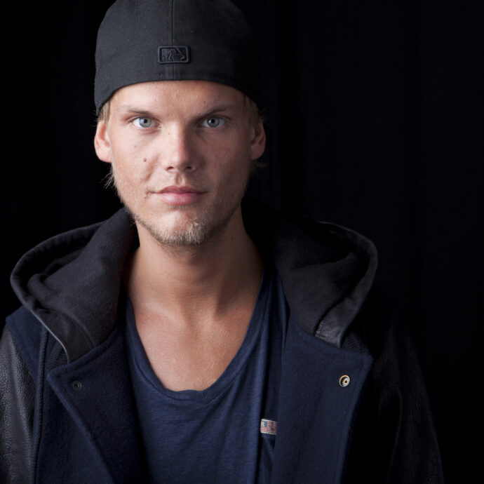 Gli oggetti personali di Avicii messi all’asta: aiuteranno l’Associazione che combatte lo stigma del suicidio e ai problemi della salute mentale