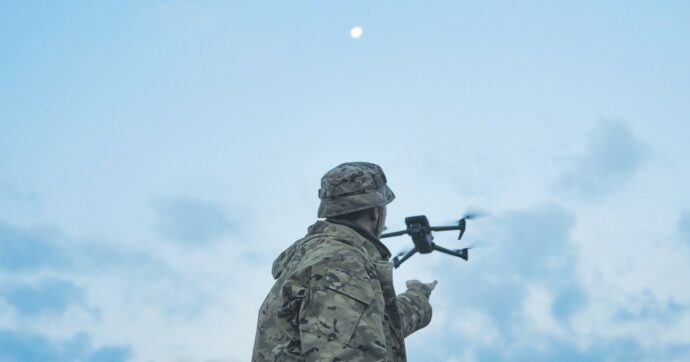 I droni di Kiev volano verso Mosca, ma al fronte la situazione si complica