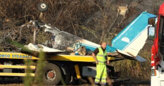 Copertina di Incidente aereo a Terni, precipita ultraleggero poco dopo il decollo: due morti (video)