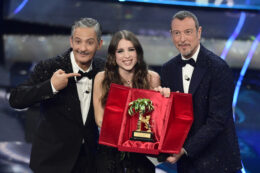 Copertina di Sanremo 2025, confermata la clausola “anti Fazio”: il vincitore del Festival non potrà partecipare ad altri programmi tv fino al 18 febbraio 2025
