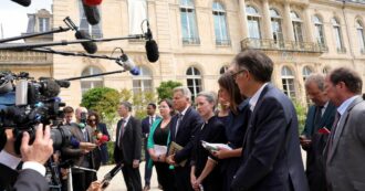 Copertina di Francia, Macron apre le consultazioni:  senza fretta e con il diktat anti-Mélenchon