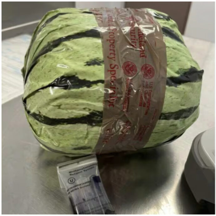 Un carico di semplice angurie? No, erano false e contenevano duemila chili di metanfetamina dal valore di oltre 4 milioni di euro