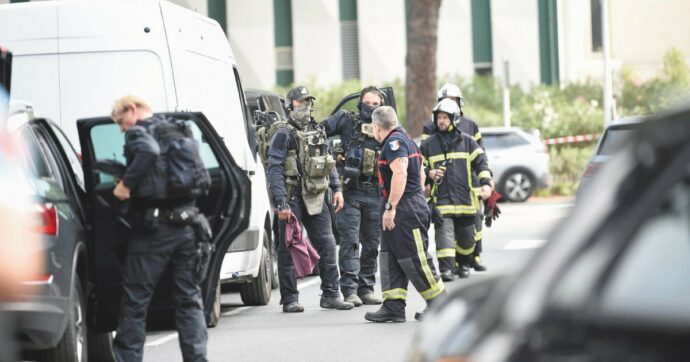 Sinagoga attaccata con due autobomba