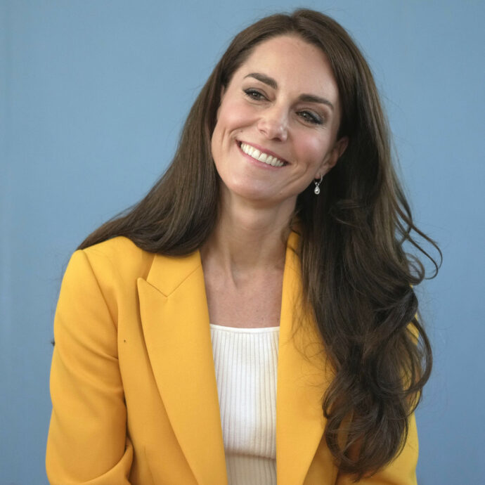 Kate Middleton torna in pubblico: è la terza apparizione della principessa dopo l’annuncio della malattia