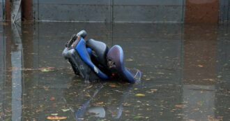 Copertina di Maltempo nel Bresciano, la grandine rompe i vetri delle auto e le forti piogge allagano le cantine – Le immagini