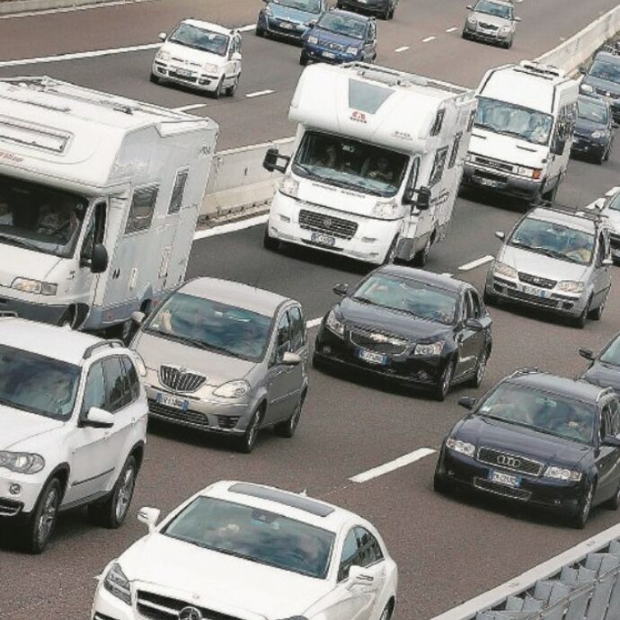 Nonnetto testardo rifiuta 250 mila euro per vendere la sua casa: ora si trova l’autostrada che gli gira intorno