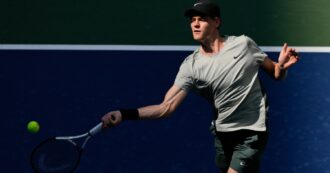 Copertina di Us Open, Jannik Sinner batte McDonald e la tensione: l’inizio da incubo, poi il dominio