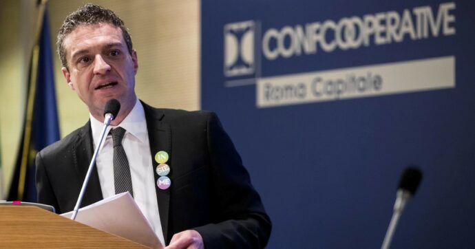 Umbria, l’azzurro (ex renziano) vuole rimanere all’opposizione