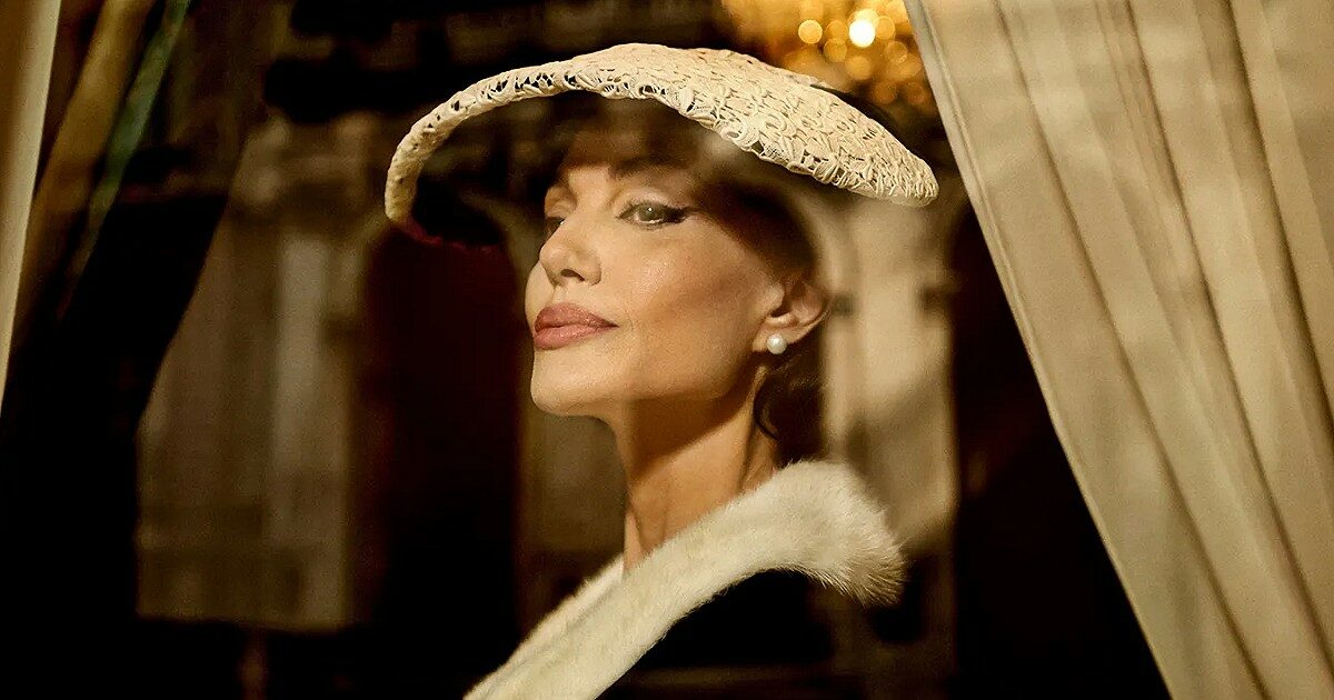 Festival di Venezia – Maria, il biopic sulla Callas con Angelina Jolie vuole essere tutto ma non è niente