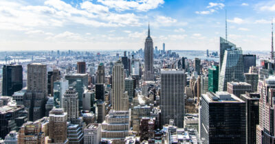 Copertina di “28 grandi città Usa stanno sprofondando”, da New York a Las Vegas. Lo studio su Nature