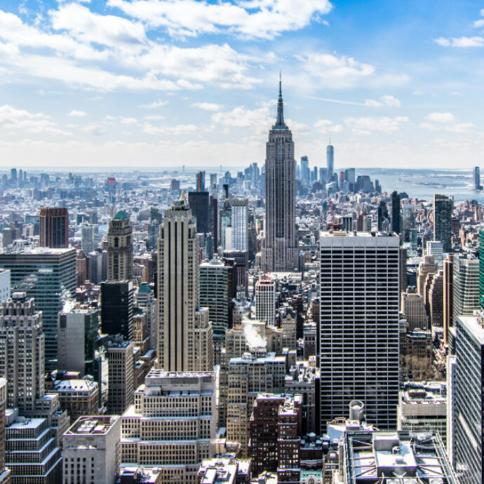 Litiga con la fidanzata e la spinge sotto al treno della metro: amputati entrambi i piedi della ragazza