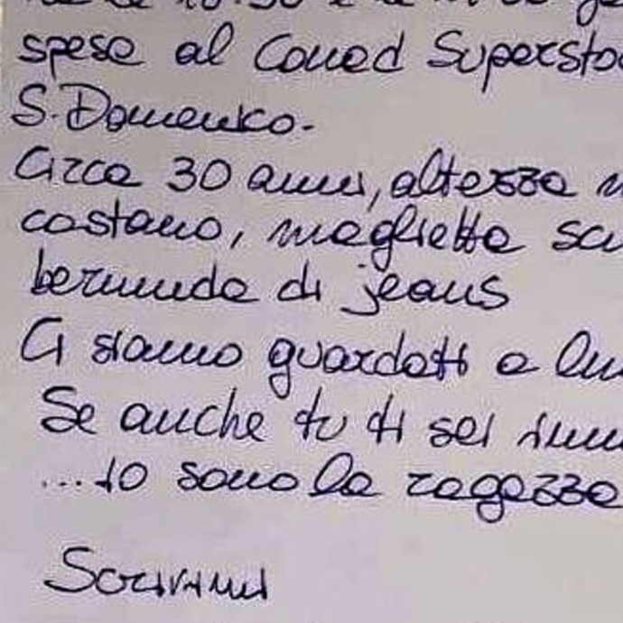 “Ci siamo guardati a lungo al supermercato e se anche tu ti sei innamorato, io sono la ragazza bionda. Scrivimi!”: il colpo di fulmine e poi l’appello disperato