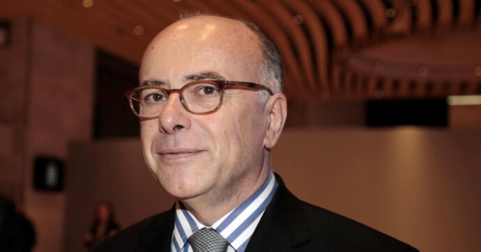 Copertina di Francia, salgono le quotazioni dell’ex socialista Cazeneuve