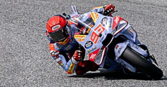 Copertina di MotoGp Aragon, trionfo di Marc Marquez. Bagnaia abbattuto dal fratello Alex – Come cambia la classifica