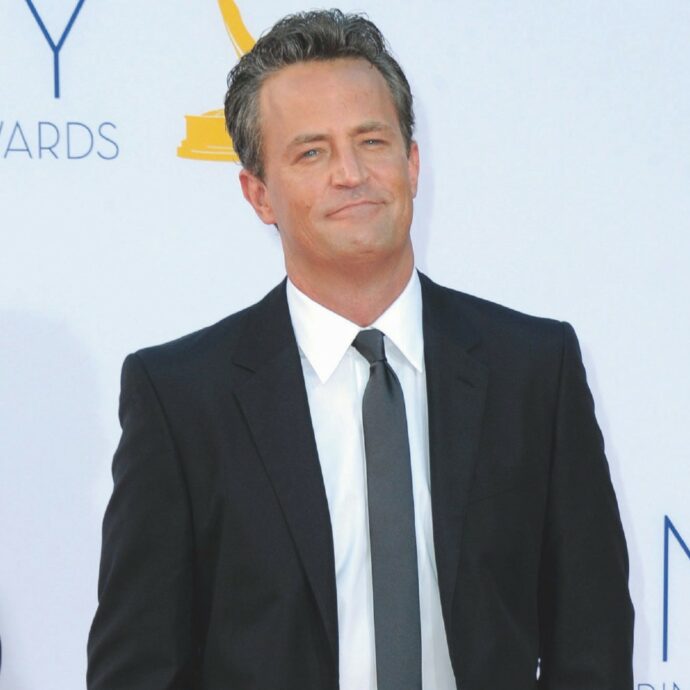 Mark Chavez si è dichiarato colpevole per la morte di Matthew Perry: il medico rischia fino a 10 anni di prigione. “Prova un rimorso incredibile”