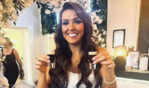 Copertina di “Il mio fidanzato mi ha tradito pochi giorni prima del matrimonio e ho preso una decisione drastica: cacciarlo di casa e fare lo stesso la festa da 35mila euro”: la storia di Linsday Slater