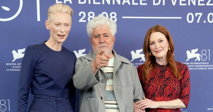 Copertina di Venezia, a Pedro Almodóvar il premio “lacrima”