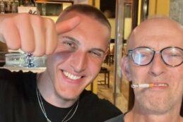 Copertina di “Caro cliente, hai pagato per sbaglio il pranzo 400 euro al posto di 40, ti voglio ridare i soldi”, il ristoratore lancia un appello social e ai complimenti replica: “L’onestà è il minimo”