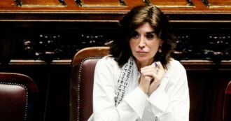 Copertina di Concorsi “drogati” da certificati all’estero: il governo prima smentisce, ma poi indaga