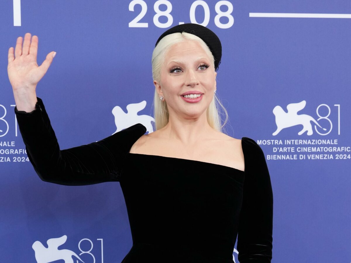 “Abbiamo la forza di cambiare il mondo e i sentimenti delle persone. Per questo amo creare”: Lady Gaga al Festival di Venezia con “Joker: Folie à Deux”