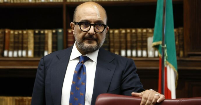 Caso Sangiuliano, l’intervista del ministro al Tg1 approda in commissione di Vigilanza Rai