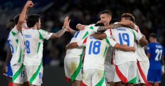 Copertina di Italia, che sorpresa: 3-1 in casa della Francia. Modulo, sacrificio e giovani: in una notte si è visto quello che era mancato agli Europei