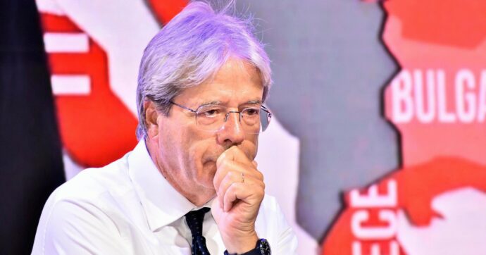 Armi all’Ucraina e sì a Renzi: Gentiloni coperto di fischi alla Festa dell’Unità