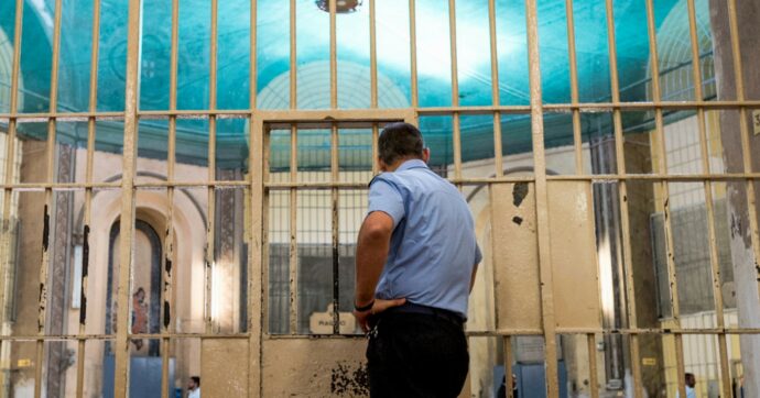 San Vittore, morto bruciato a 18 anni nella sua cella