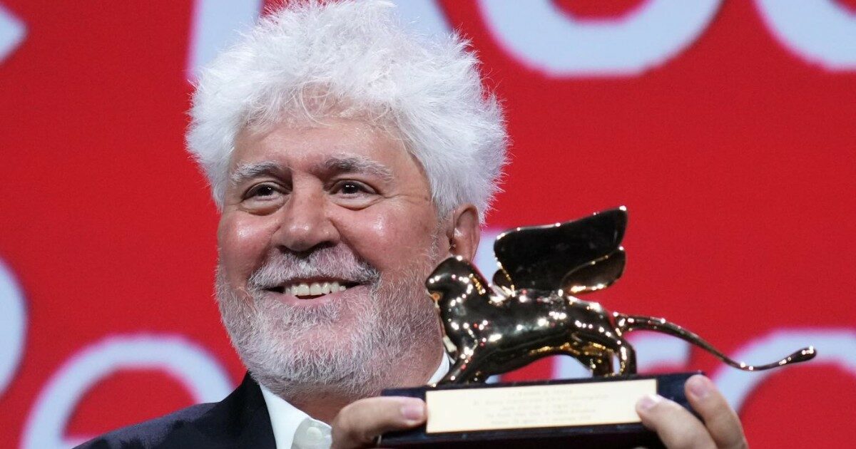 Mostra del Cinema di Venezia, i vincitori: il Leone d’oro a Pedro Almodovar. Coppa Volpi a Kidman e Lindon