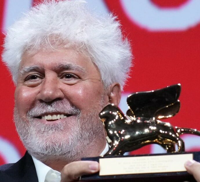 Mostra del Cinema di Venezia, i vincitori: il Leone d’oro a Pedro Almodovar. Coppa Volpi a Kidman e Lindon