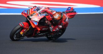 Copertina di MotoGp, pole position e record di Pecco Bagnaia a Misano. Martin si deve accontentare del quarto posto – La griglia di partenza