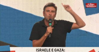 Copertina di Di Battista alla festa del Fatto: “Sangiuliano al Tg1? Non mi interessa. Come mai non parlano di Gaza e del peggior Stato terrorista al mondo, Israele?”