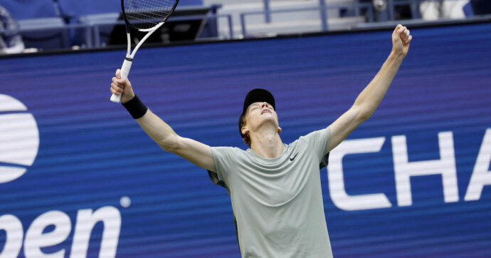 Jannik Sinner trionfa agli Us Open, il numero uno del mondo più forte degli avversari e delle critiche: contro Fritz finisce 6-3, 6-4, 7-5