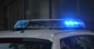 Copertina di Viareggio, investito da un’auto e schiacciato contro una vetrina dopo un furto: fermata una 60enne per omicidio volontario