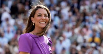Copertina di “Stress estremo post cancro per la principessa Kate Middleton. Non potrà accompagnare William nei prossimi Royal Tour”: il bollettino medico è impietoso