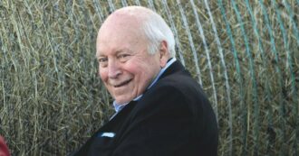 Copertina di Cheney, anima nera delle armi, sta con Kamala