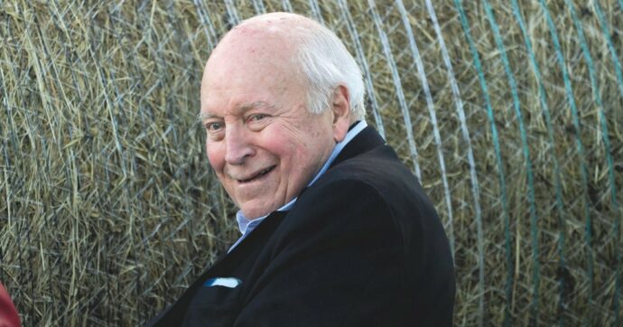 Cheney, anima nera delle armi, sta con Kamala