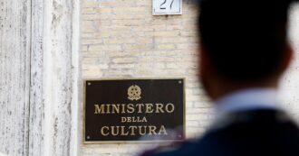 Copertina di Ministero della Cultura spende un milione per formare 65 vincitori di concorso, ma ne lascia 15 a casa (nonostante le carenze d’organico)