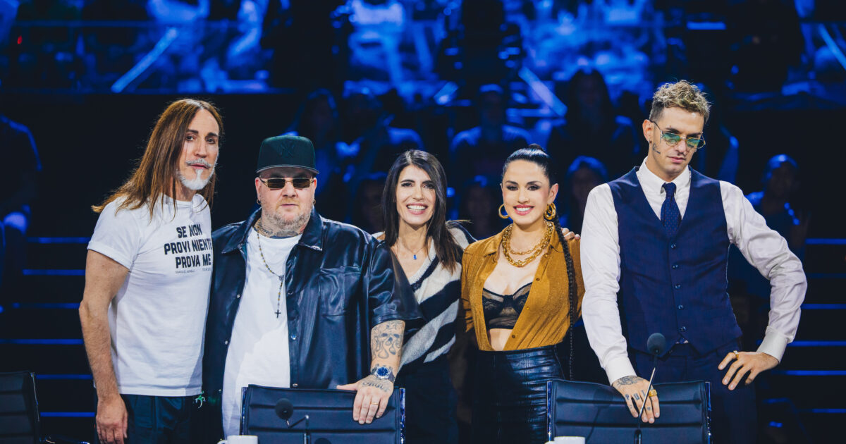 “Cerchiamo più sostanza perché la forma mi ha rotto i cogl**ni”, Jake La Furia dà il turbo alla nuova giuria di X Factor 2024. Giorgia sarà la vera sorpresa