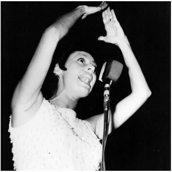 È morta Caterina Valente, la cantante di “Bongo Cha Cha Cha” era popolarissima tra gli Anni 50 e 60