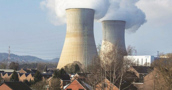 Copertina di Il governo nucleare: una nuova società  e 135 mln in ricerca