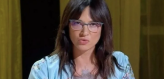 Copertina di “Sono tutti dei guardoni che vogliono spiare la vita sessuale, i peccatucci dei cosiddetti vip, se ne fottono della questione morale”: parla Asia Argento