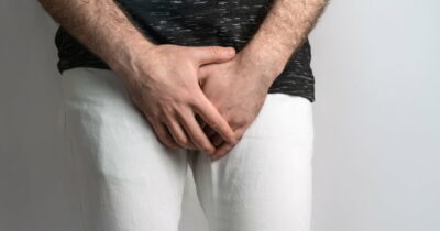 Copertina di “Vietata la masturbazione agli uomini. Non potranno raggiungere l’orgasmo se non per concepire”: la proposta di legge di un senatore Usa fa discutere